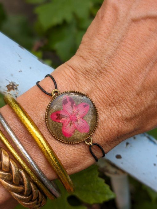 Bracelet ajustable vrais fleur Parnassie des marais Garance